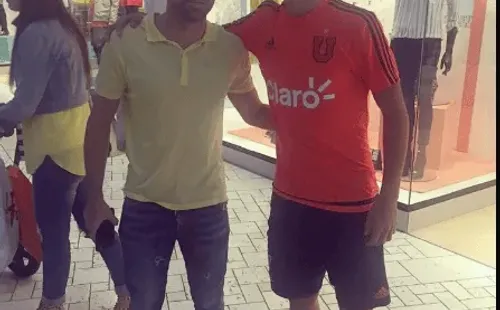 La foto que viralizó la cuenta Out of Context Footy en Twitter. (Captura).