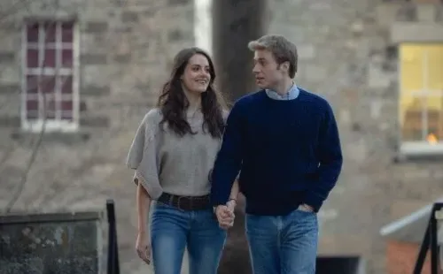 Ed McVey (Príncipe William) y Meg Bellamy (Kate Middleton)