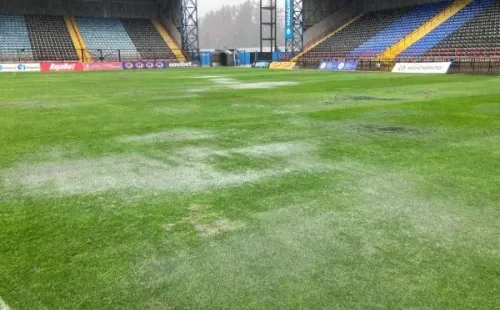 La cancha de Talcahuano está completamente inundada. | Foto: Sergio Godoy Acosta