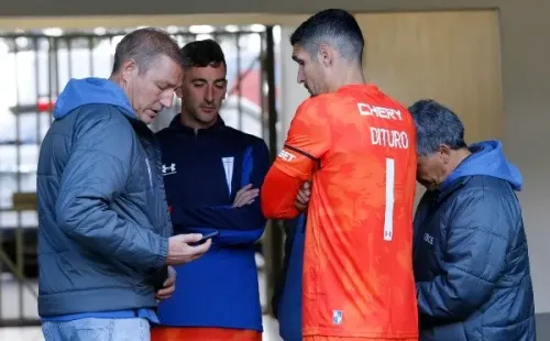 Matías Dituro quedó muy molesto tras la suspensión del clásico universitario. | Foto: Photosport