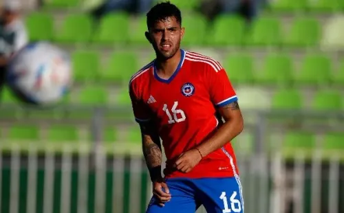 Daniel González con la camiseta de la Roja. (Photosport).