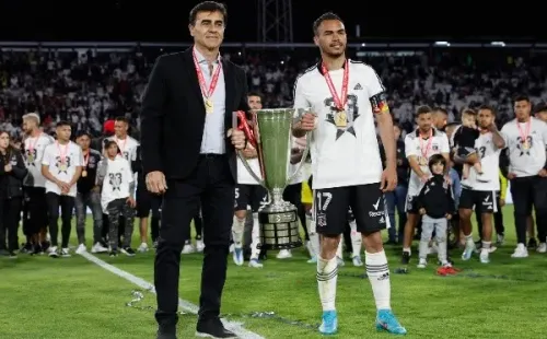 Suazo fue capitán en el título de Colo Colo en 2022, y tras eso partió a Francia. | Foto: Photosport
