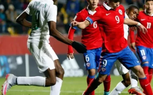 Osimhen jugando contra Chile en el 2015