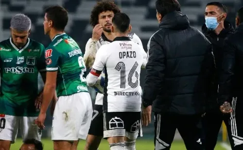 Gustavo Quinteros y Maximiliano Falcón han tenido varios cruces en Colo Colo. Foto: Photosport.