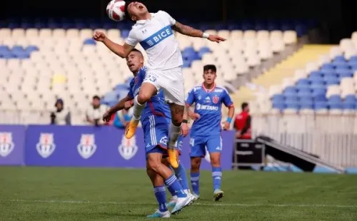 Byron Nieto agarró ante la U por primera vez camiseta de titular en la UC de Holan. | Foto: Photosport.