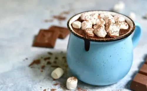 Chocolate caliente con malvaviscos