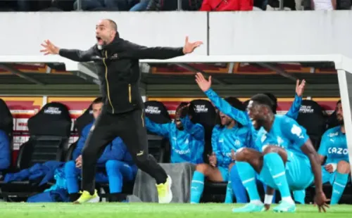 Igor Tudor no podía creer el gol anulado a Alexis Sánchez. Tampoco que no hayan expulsado al argentino Facundo Medina del Lens. (Getty Images).