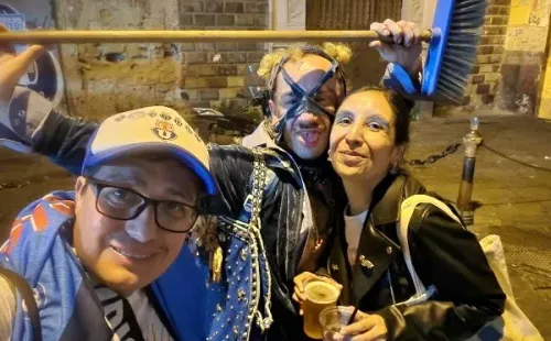 Los festejos en las calles de Nápoles.