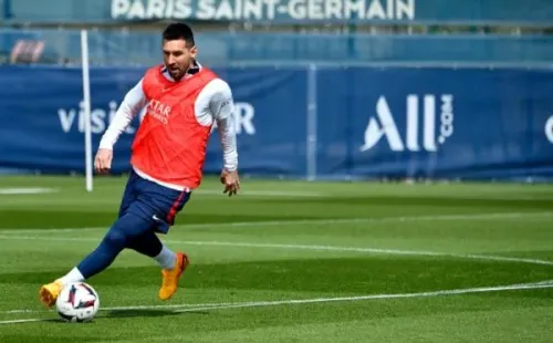 Lionel Messi volvió a los entrenamientos con el PSG en esta jornada de lunes. | Foto: Getty Images.