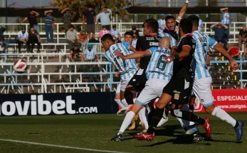 Magallanes quedó solo en el fondo tras caer ante Curicó Unido. Foto: Photosport.