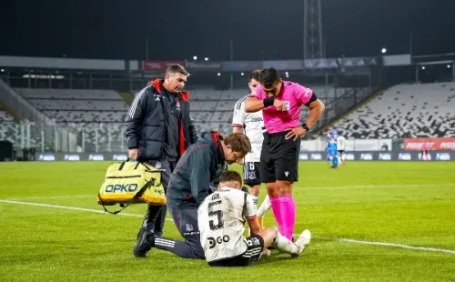 Leonardo Gil salió lesionado en el triunfo de Colo Colo ante Audax Italiano. (Guille Salazar/RedGol).