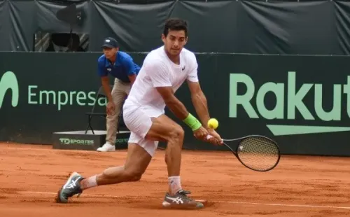 Cristian Garin debió abandonar su partido por problemas físicos. Foto: Getty Images