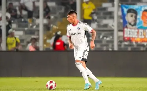 Saldivia jugando contra Santiago City en el Monumental (Foto: Guille Salazar)