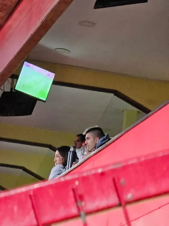 Leandro Fernández estuvo presente en el estadio Santa Laura. Foto: Emisora Bullanguera.
