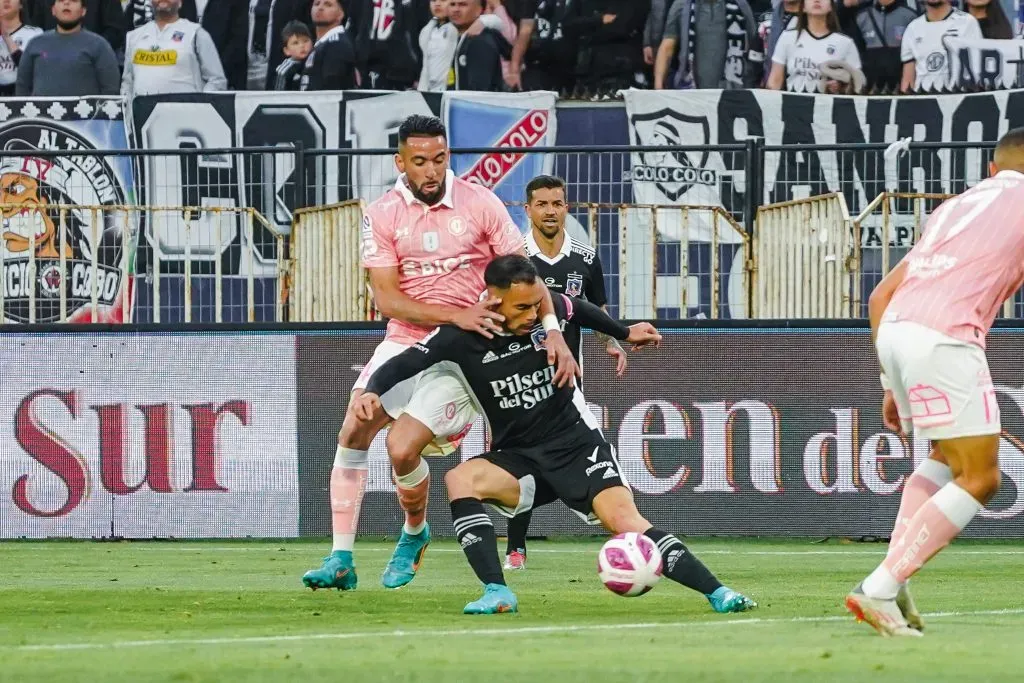 Mauricio Isla jugó 30 partidos en casi el año que estuvo en Universidad Católica. ¿Será Colo Colo su próximo club? | Foto: Guillermo Salazar.