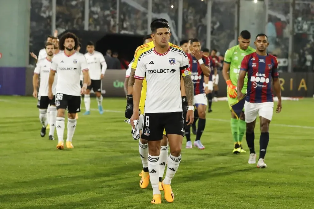 Esteban Pavez encabeza a Colo Colo antes del duelo frente a Monagas de Venezuela en el Monumental. (Felipe Zanca/Photosport).