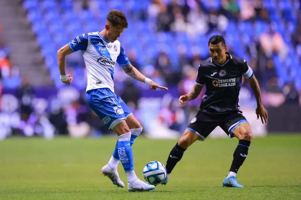 Pablo Parra en acción por el Puebla de México. ¿Llegará a Colo Colo?(Héctor Vivas/Getty Images)