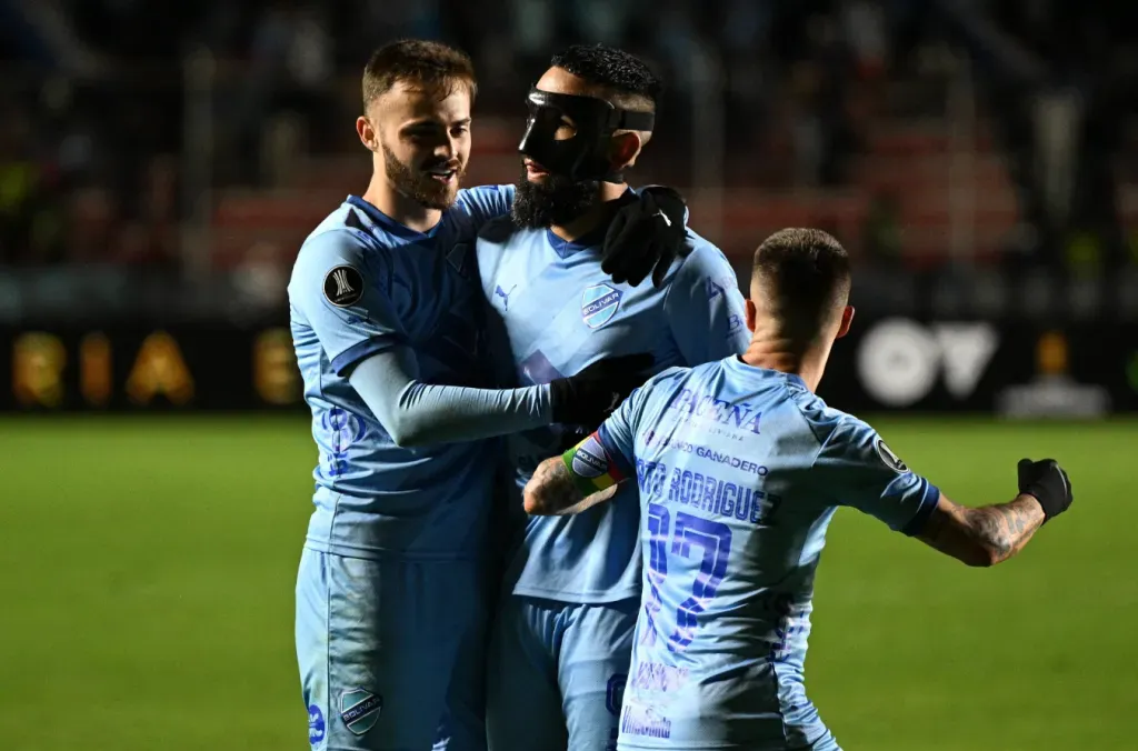 Otra imagen del festejo del gol de Ronnie Fernández en el Bolívar que hizo historia en la Copa Libertadores. (Conmebol Libertadores).