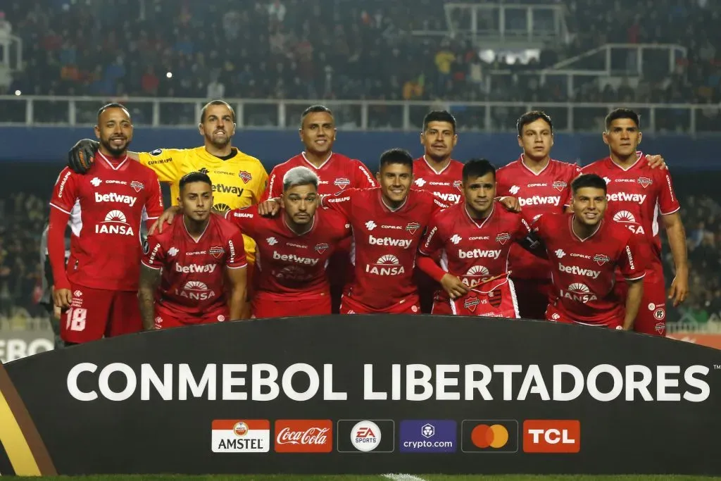 Ñublense lleva cuatro puntos en esta Copa Libertadores y sigue con aspiraciones de clasificar a octavos de final. ¿Le dará para estar arriba del Flamengo de Sampaoli? | Foto: Photosport.