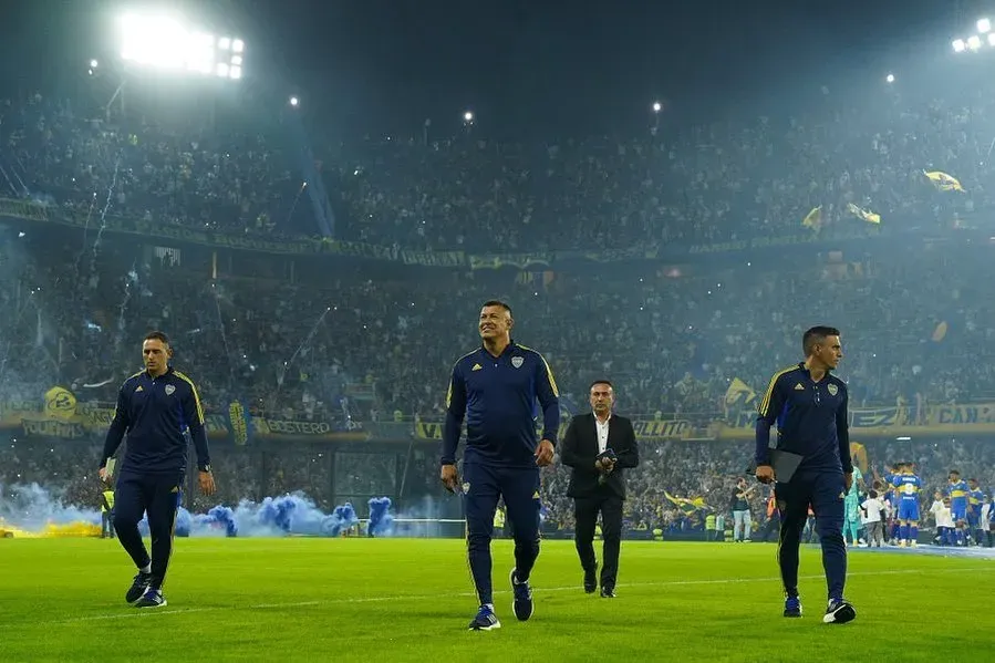 El cariño de los hinchas de Boca Juniors a Jorge Almirón en La Bombonera (@jorgealmironoficial/Instagram).