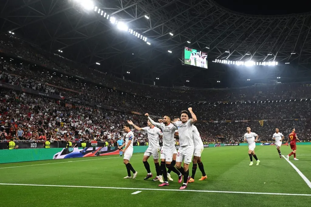 Sevilla logró el empate gracias a un autogol y ganó la Europa League ante la Roma en los penales. Foto: Getty Images.