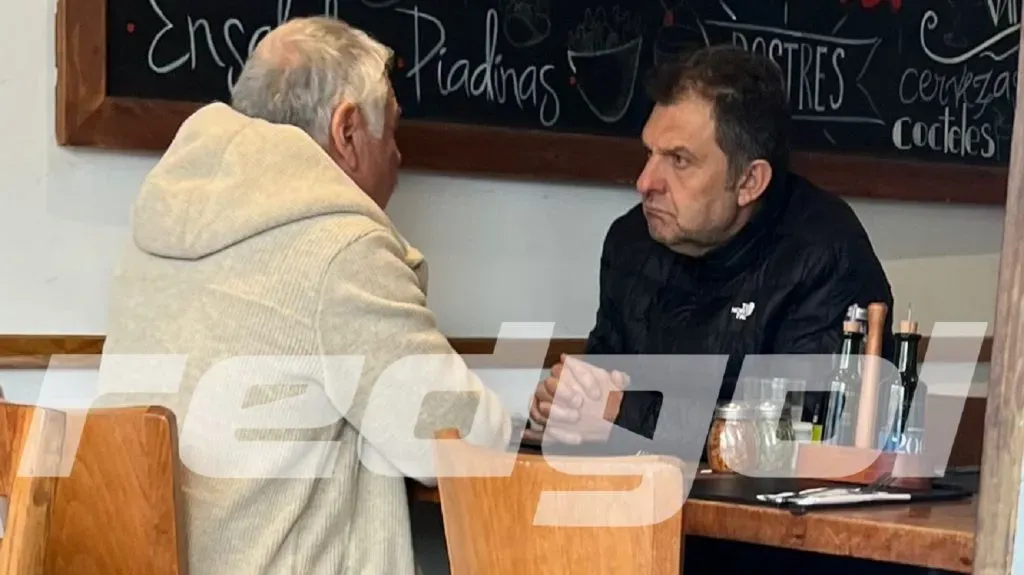 Aníbal Mosa y Carlos Caszely se reunieron para analizar la opción de crear una comisión de ídolos en Colo Colo días atrás. Esto no le gustó nada a Peter Dragicevic. Foto: RedGol.