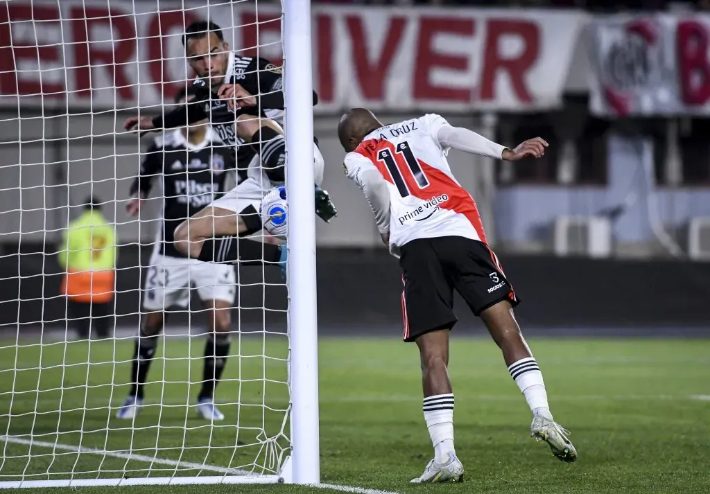 Nicolás de la Cruz le anotó un gol a Colo Colo con la camiseta de River Plate. (Marcelo Endelli/Getty Images)