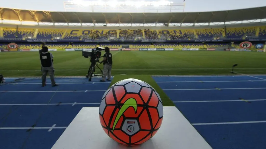 Leonardo Gil pidió un torneo de reservas para levantar al fútbol chileno. Foto: Photosport.