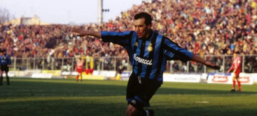 Rubén Sosa, delantero del Inter en los 90′