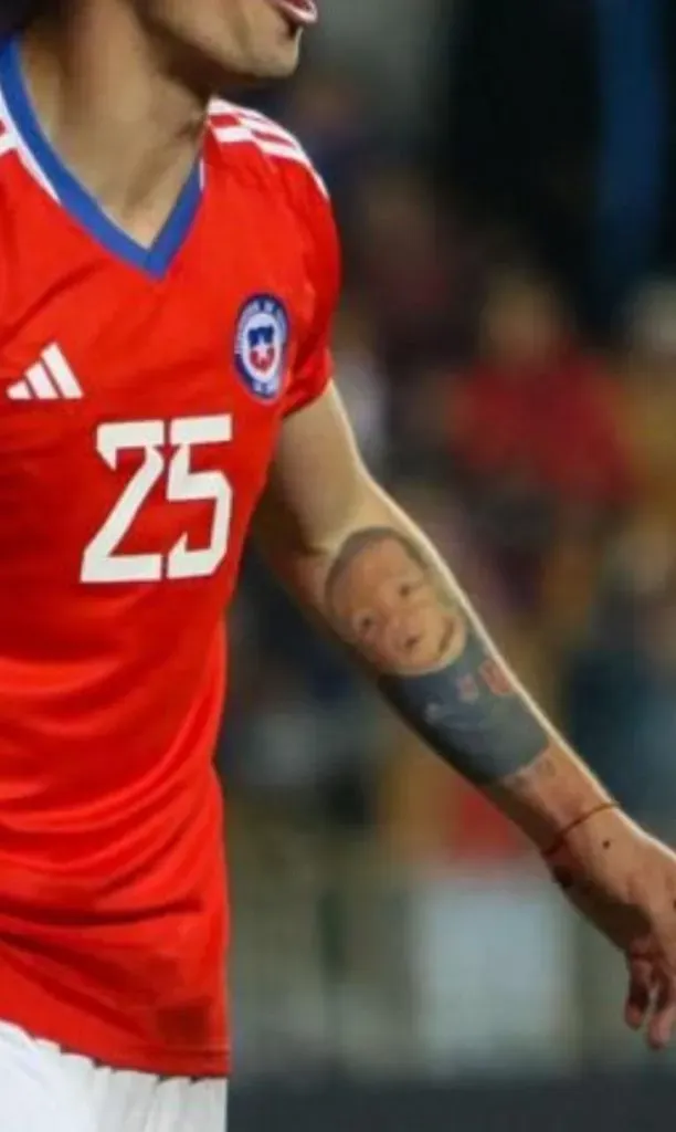 En las redes no pasó inadvertido el tatuaje de Rodrigo Echeverría.