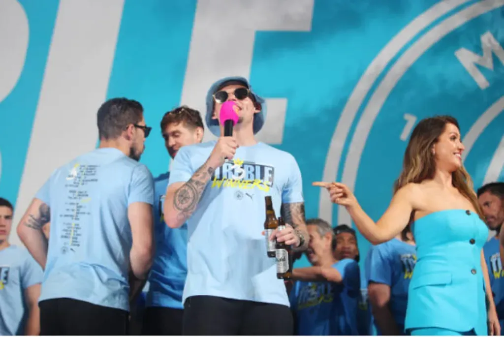 Kalvin Phillips fue el animador del festejo del Manchester City campeón de la Champions League. (Getty Images).