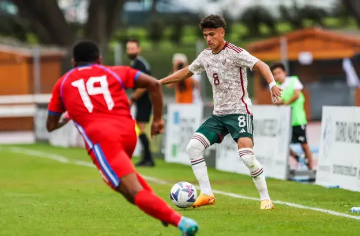 Benjamín Galdames en acción durante la final del torneo Maurice Revello: México cayó 1-4 ante Panamá. (Getty Images).