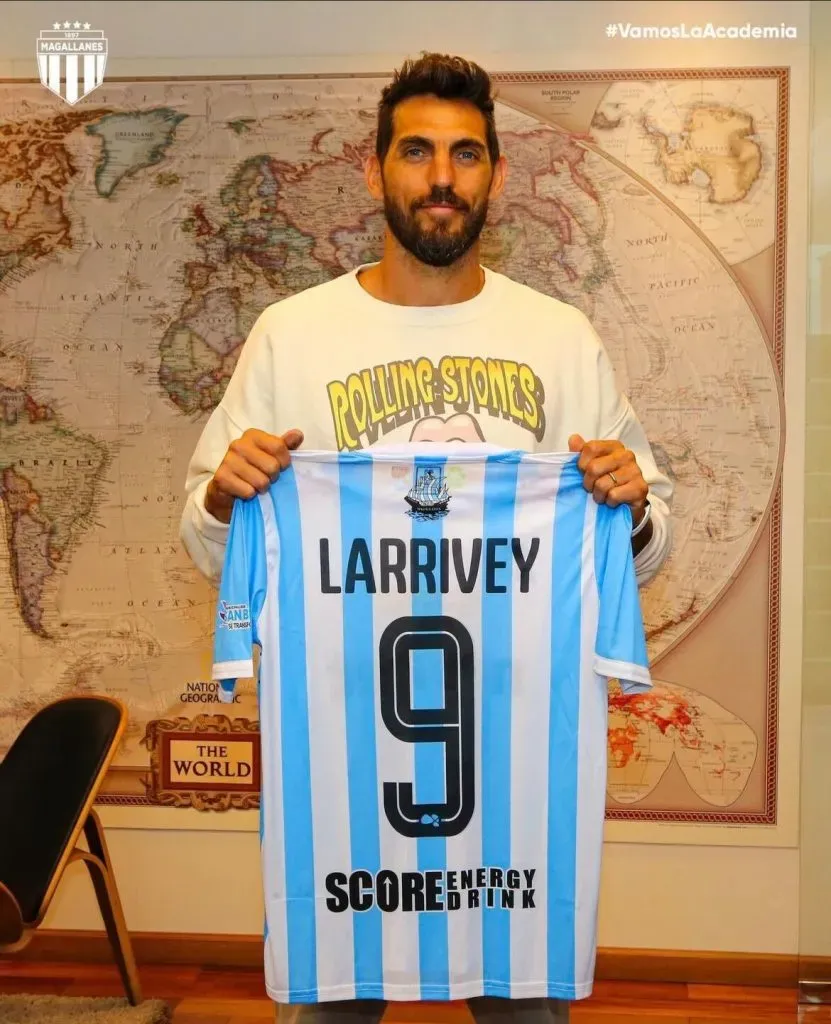 Larrivey tendrá la camiseta número 9 en Magallanes.