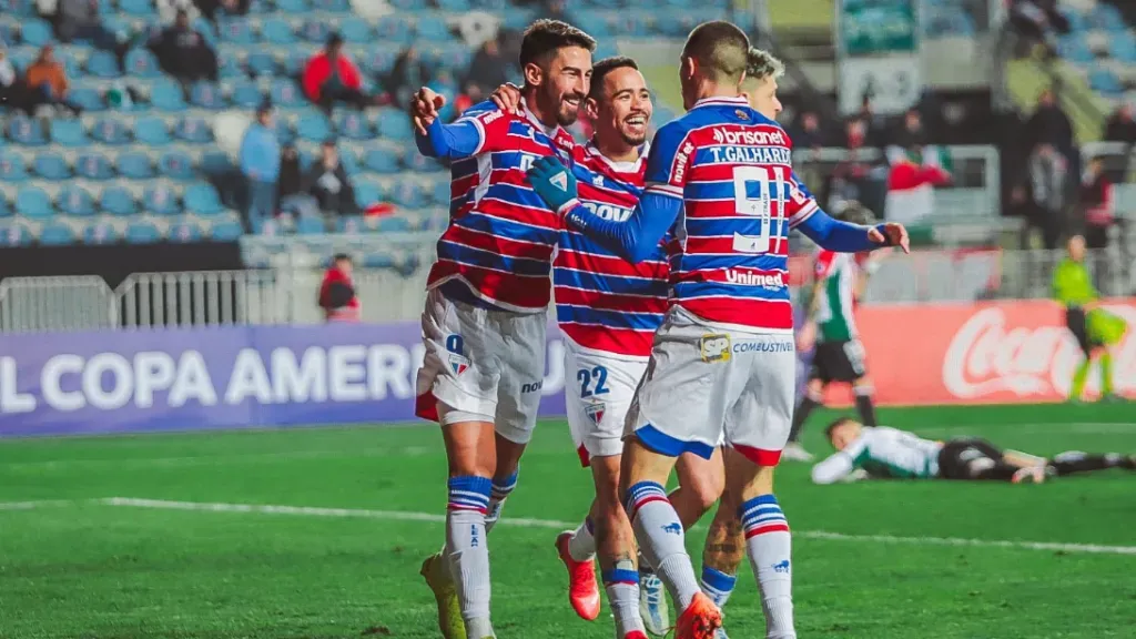 Juan Martín Lucero volvió a Chile y demoró un minuto en anotar en el triunfo de Fortaleza. Gustavo Quinteros dejó claro que en Colo Colo lo extrañan. Foto: Comunicaciones Fortaleza.