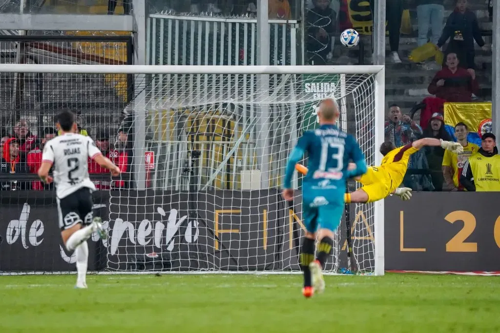 La gran tapada de Fernando de Paul que salvó a Colo Colo ante Deportivo Pereira. (Guille Salazar/RedGol).