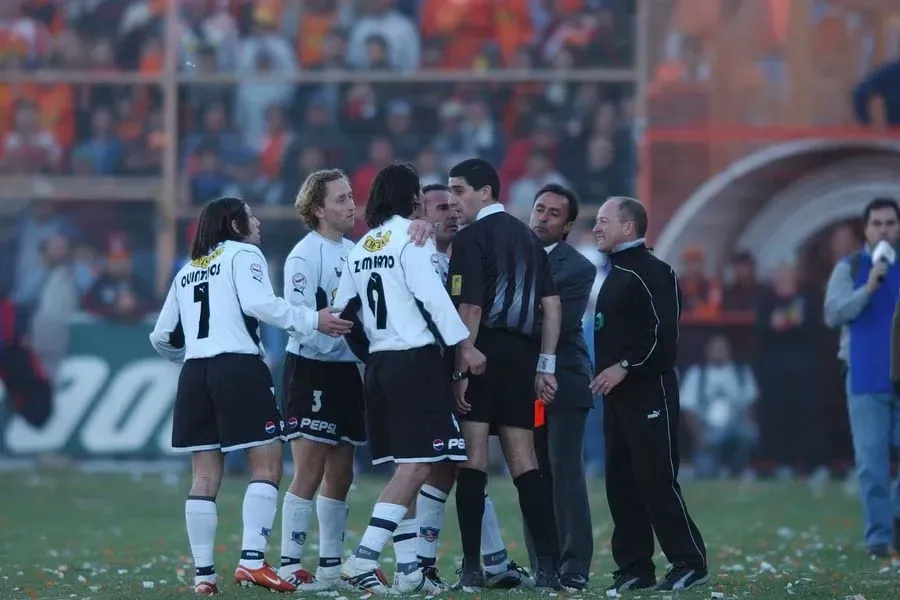 Iván Zamorano protagonizó un escándalo histórico con Carlos Chandía. | Foto: Pedro Rodríguez/La Tercera