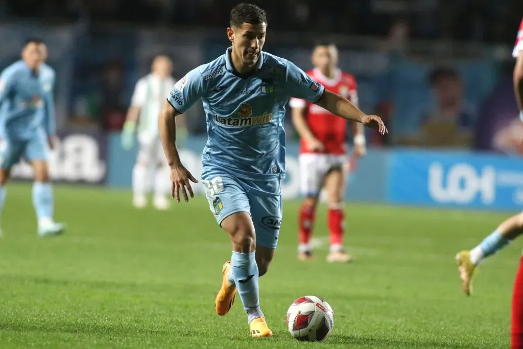 Matías Marín tiene 23 años, es representado por AIM y tiene buenos números con O’Higgins. | Foto: Photosport