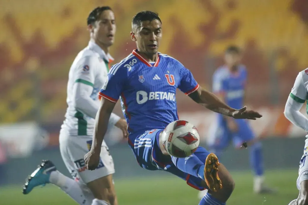 Raúl Toro cree que Guerra es mejor delantero que Pizarro. | Foto: Photosport