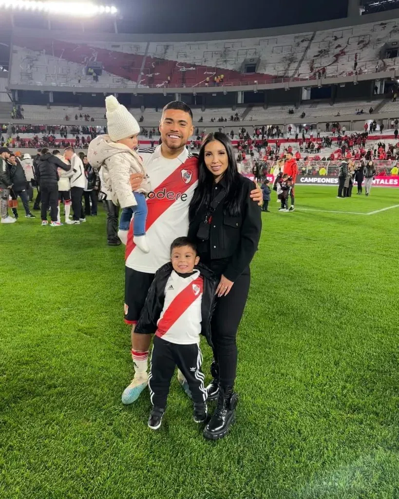 Paulo Díaz y su familia en medio de los festejos de River Plate. Imagen: Instagram.
