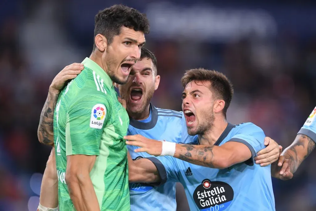 Matías Dituro en uno de los partidos que jugó en la temporada cedido en el Celta de Vigo, donde fue indiscutido en La Liga. (Aitor Alcalde/Getty Images).