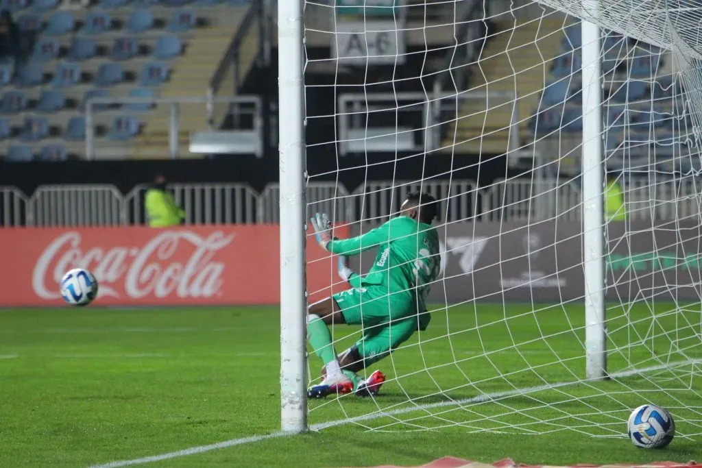 Alexander Domínguez enfrentó a Magallanes con LDU de Quito en la Copa Sudamericana. (Jorge Loyola/Photosport).