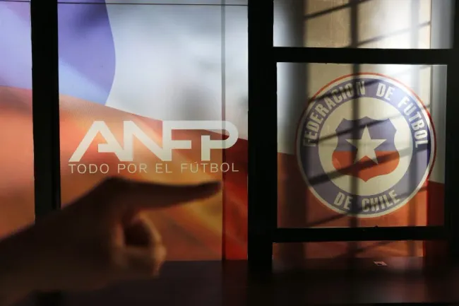 La ANFP tiene decidido intervenir algunos estatutos del fútbol chileno. (Raúl Plaza/Photosport).