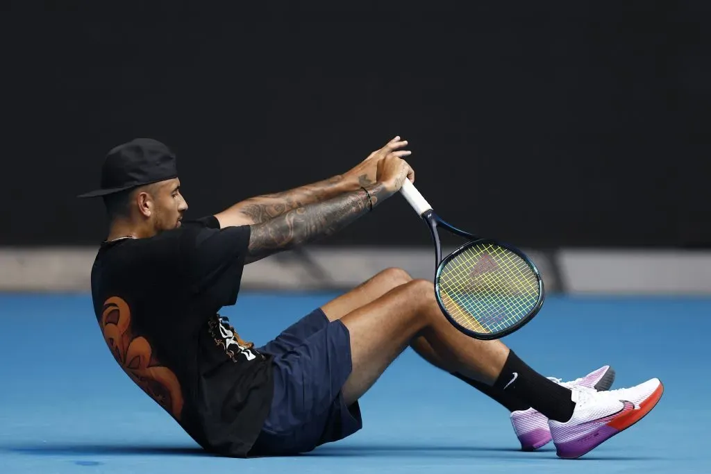 Kyrgios ya se ve colgando la raqueta y descansando en su casa. | Foto: Getty