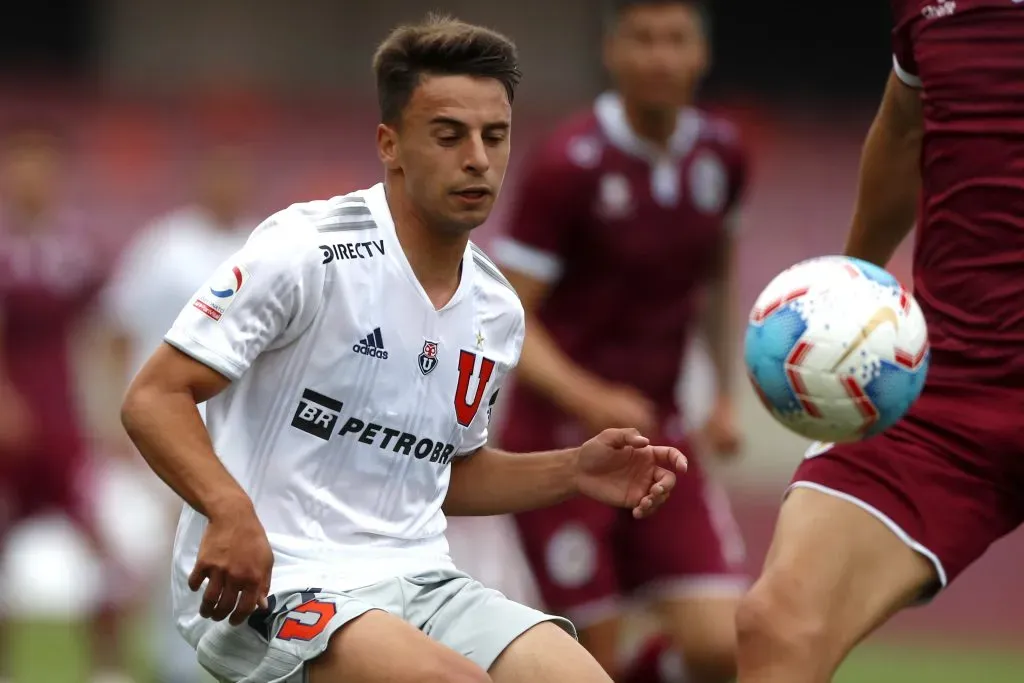 Cristian Barros, el futbolista uruguayo que pasó por la U, es representado por ByP Argentina. (Andrés Piña/Photosport).