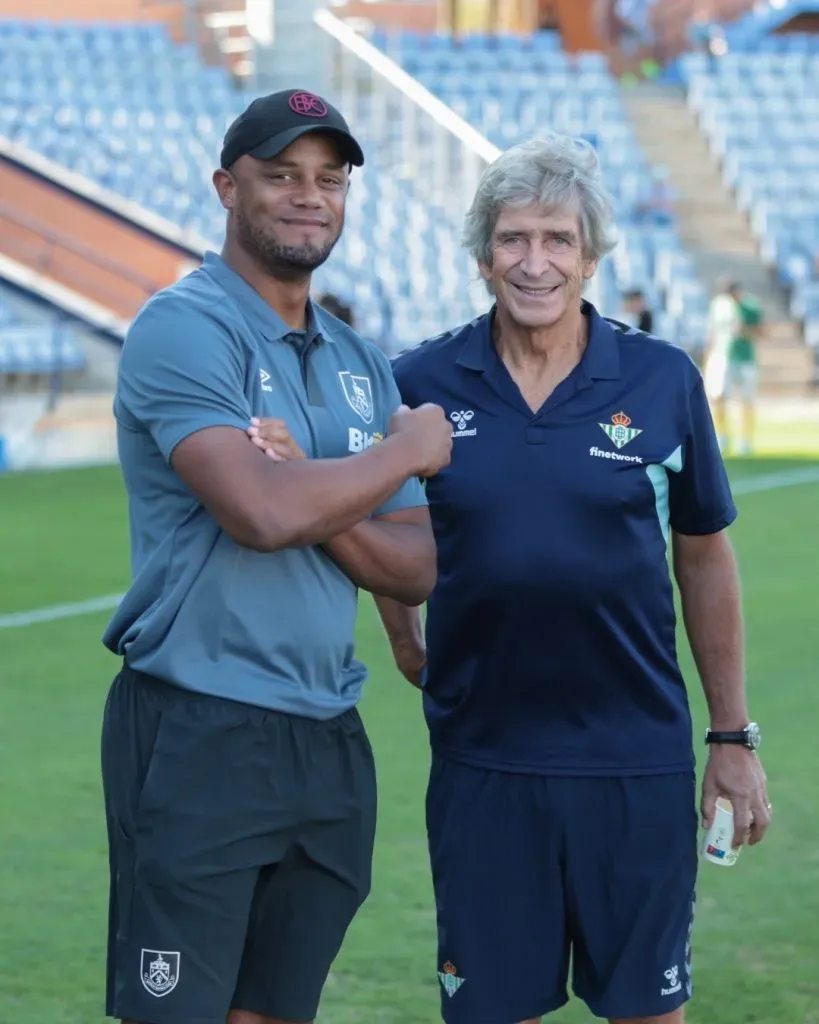 La foto de Vincent Kompany y Manuel Pellegrini que compartió el Burnley en sus redes sociales. (Captura Instagram).