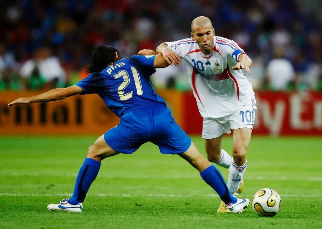 Después de caer en la final de Alemania 2006 ante Italia, Zidane tuvo conversaciones para llegar a la U. Suena a broma, pero es real. | Foto: Getty