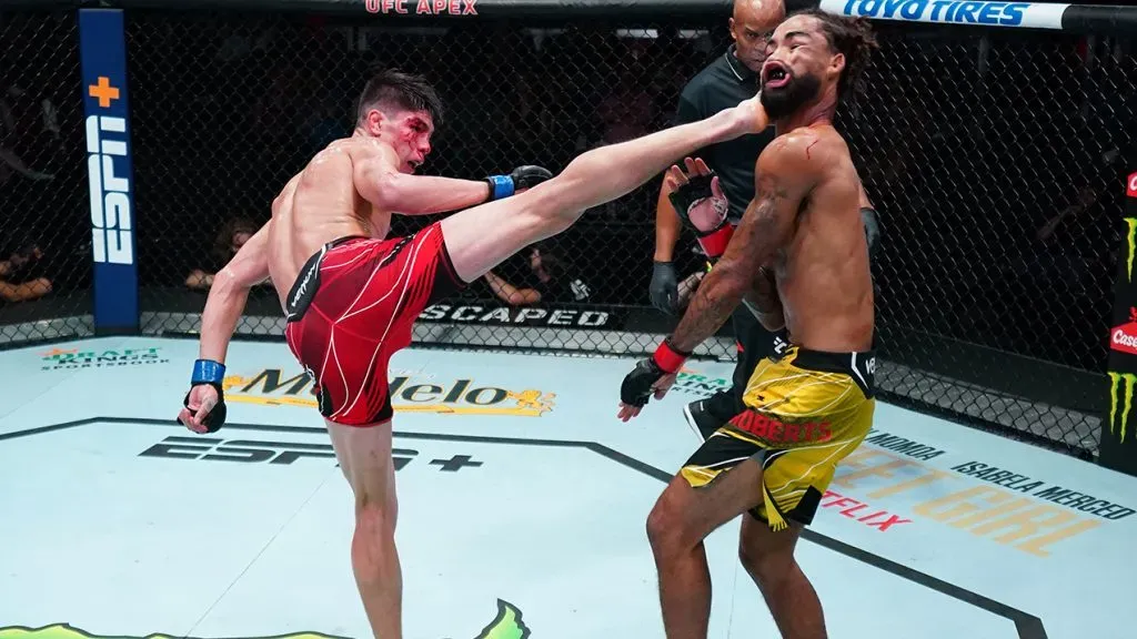 Ignacio Bahamondes va por un nuevo triunfo en el UFC este sábado. Foto: Getty Images.