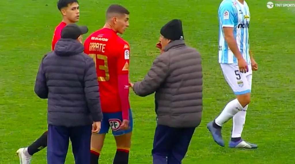 Mario Salas y Leandro Garate se dijeron de todo en el triunfo de Magallanes ante Unión Española. Foto: TNT Sports.