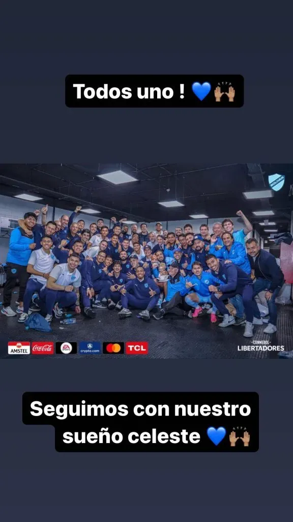 La foto tras el pase a cuartos en Libertadores (@ronnie_fernandez_9)