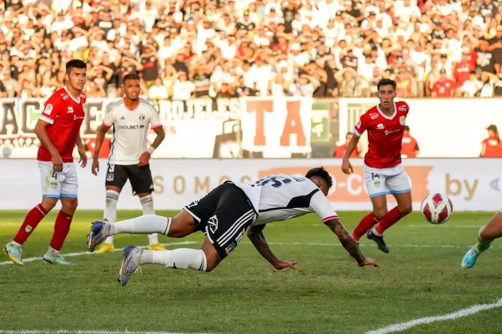 Darío Lezcano le anotó con una palomita a Magallanes. (Guille Salazar/RedGol).